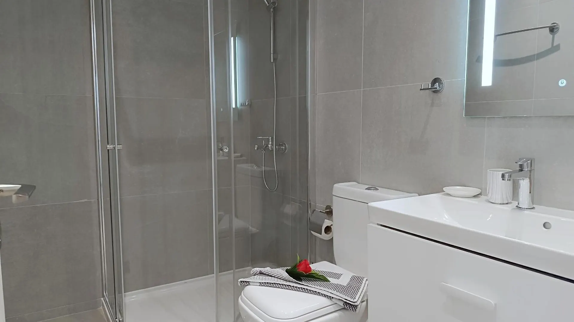Larvella Estia Luxury Suites Λάρνακα Ξενοδοχείο με διαμερίσματα