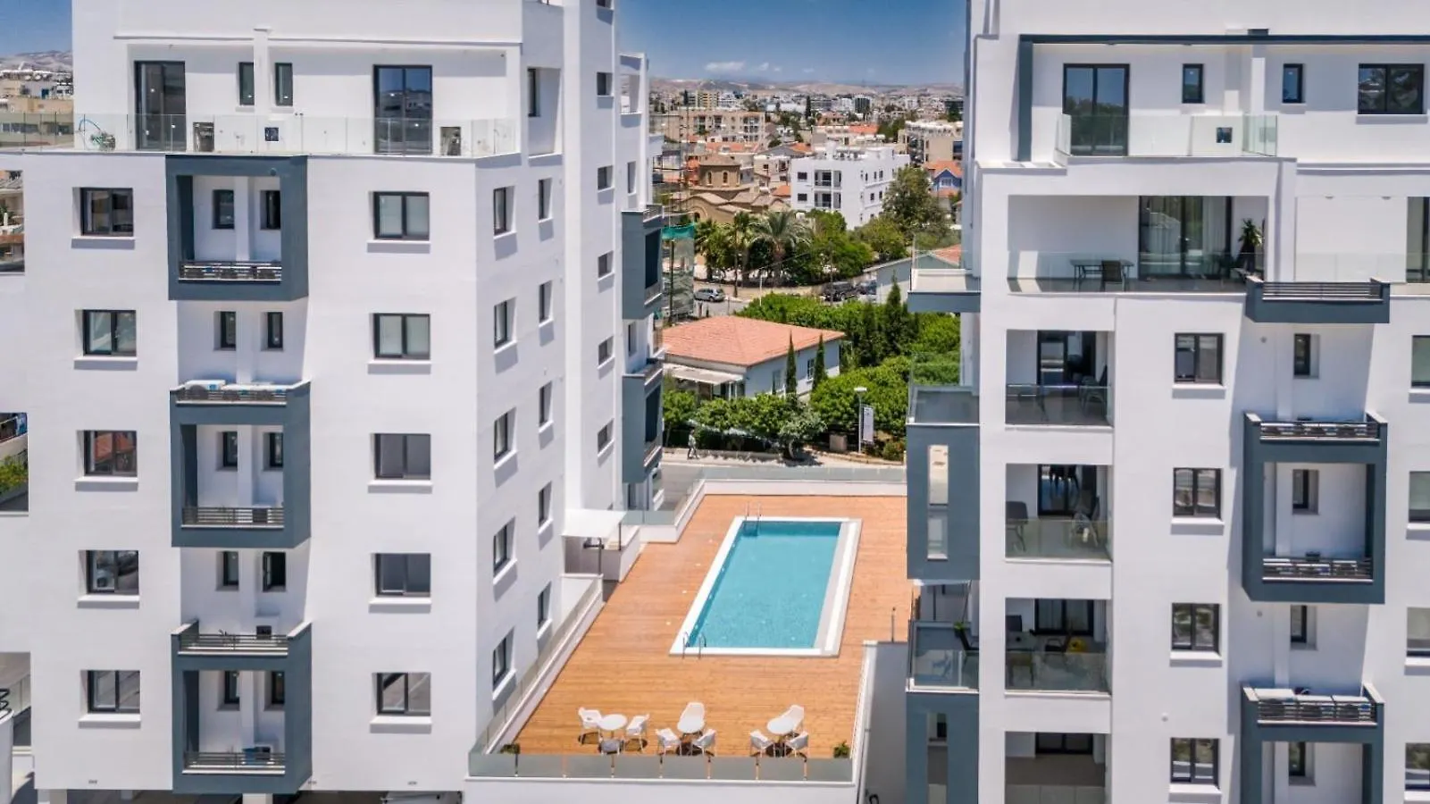 לרנקה Larvella Estia Luxury Suites